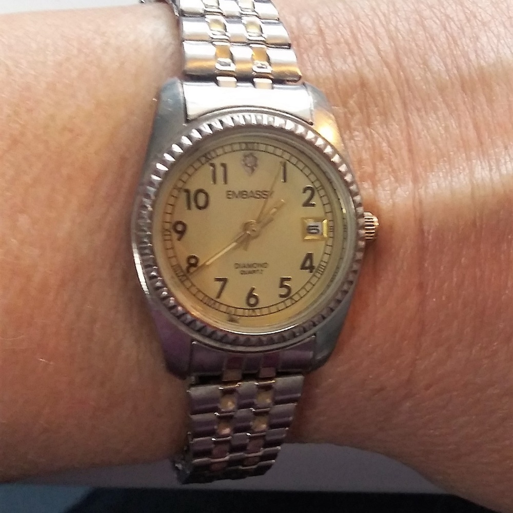 😍 Womens Embassy Diamond Quartz Watch